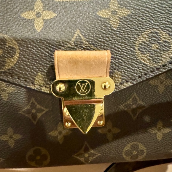 Louis Vuitton Pochette Metis - Picture 3 of 15